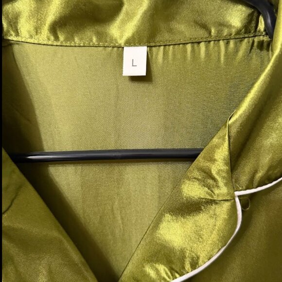 Olive Green Satin Pajama Set with White Piping – Size L - Picture 11 of 11